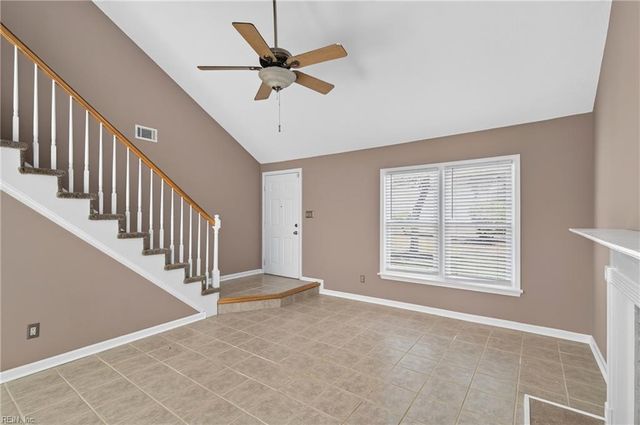 30 Hollis Wood DR, Hampton, VA 23666