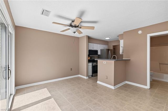 30 Hollis Wood DR, Hampton, VA 23666