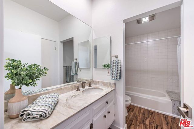 5139 Balboa Boulevard 203, Los Angeles, CA 91316