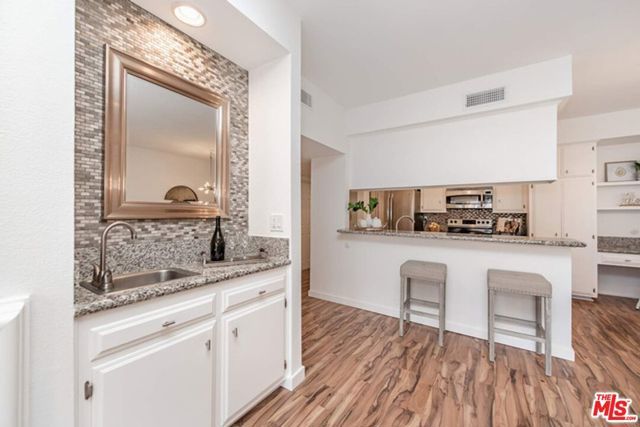 5139 Balboa Boulevard 203, Los Angeles, CA 91316