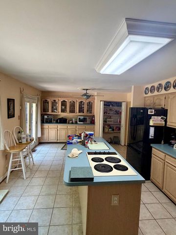5429 WELL SPRING RD, La Plata, MD 20646