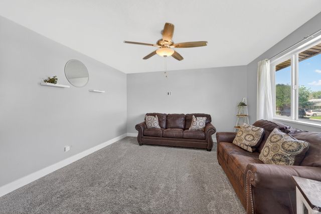 5079 S 2825 W, Roy, UT 84067