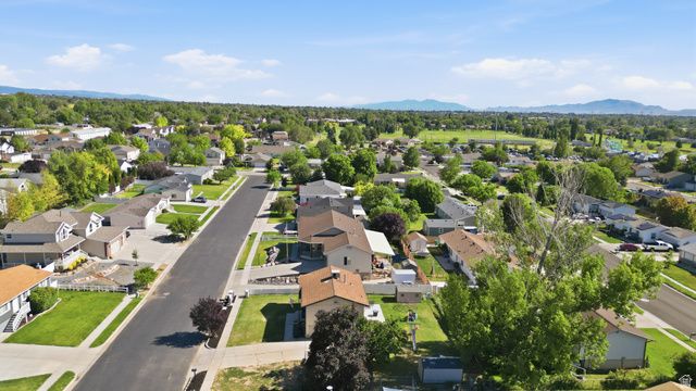 5079 S 2825 W, Roy, UT 84067