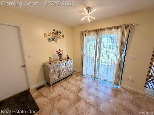 5112 Rock Run Street, West Bloomfield Charter Township, MI 48322