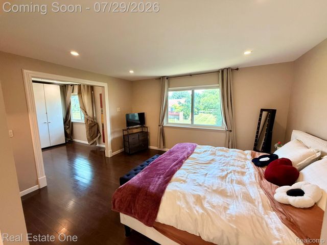 5112 Rock Run Street, West Bloomfield Charter Township, MI 48322
