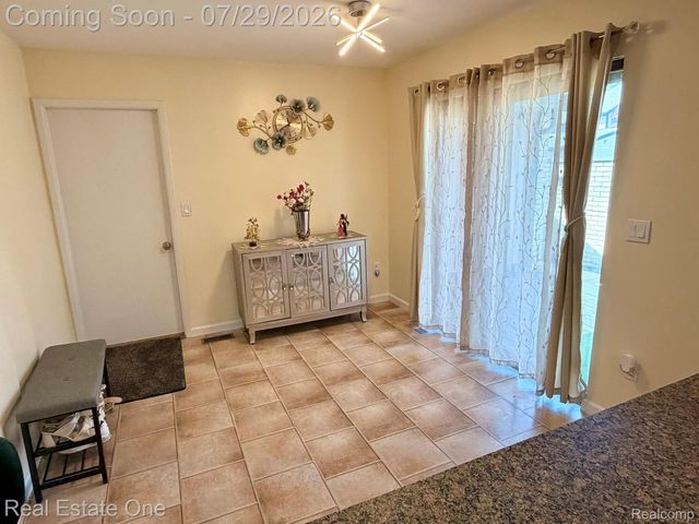 5112 Rock Run Street, West Bloomfield Charter Township, MI 48322