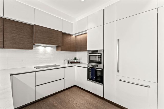 8 Leverett St 4, Brookline, MA 02445