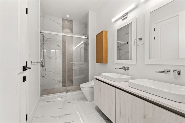 8 Leverett St 4, Brookline, MA 02445