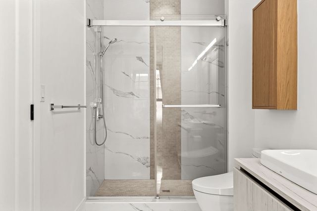 8 Leverett St 4, Brookline, MA 02445