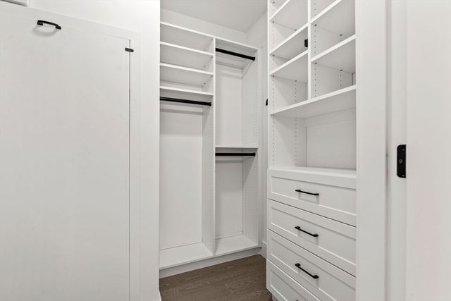 8 Leverett St 4, Brookline, MA 02445