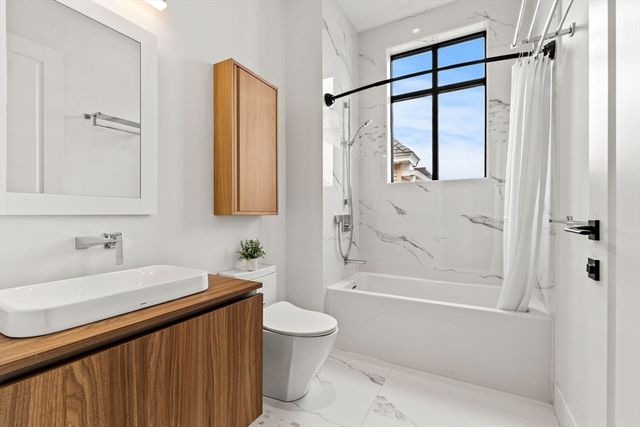 8 Leverett St 4, Brookline, MA 02445