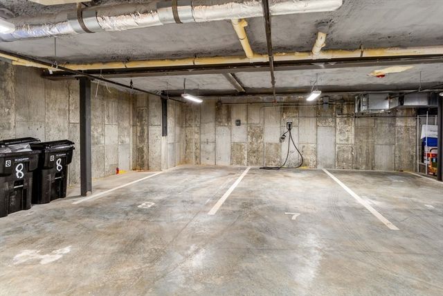 8 Leverett St 4, Brookline, MA 02445