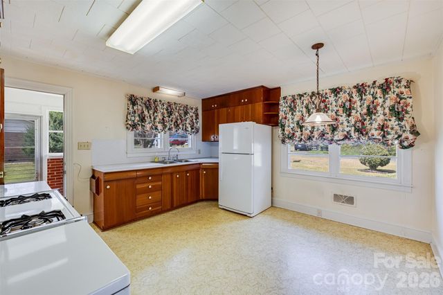 116 Crest Street, Mount Holly, NC 28120