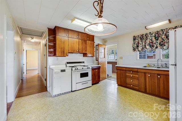 116 Crest Street, Mount Holly, NC 28120