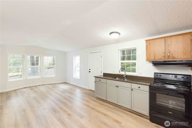 100 E Kilmarnock, Shelton, WA 98584