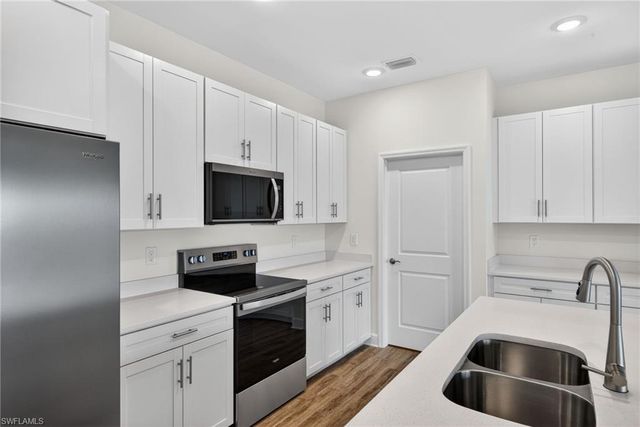 304 NW 21st TER, Cape Coral, FL 33993