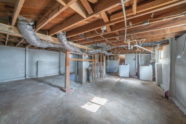940 N Holyoke, Wichita, KS 67208