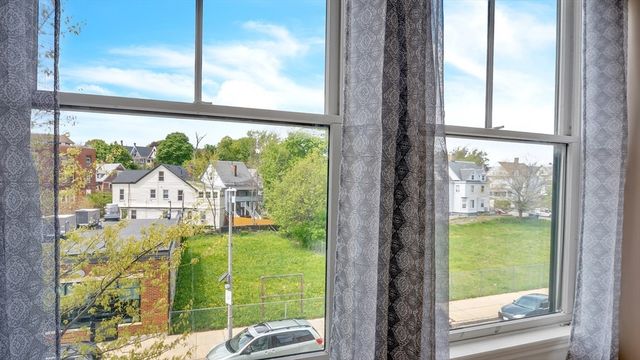 352 Blue Hill Ave 8, Boston, MA 02212