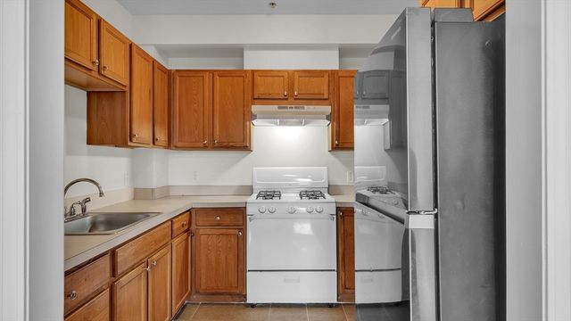 352 Blue Hill Ave 8, Boston, MA 02212