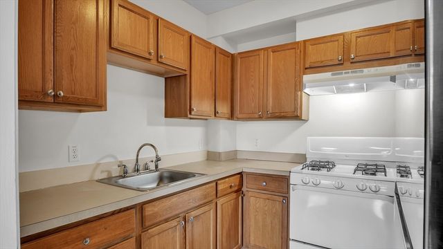 352 Blue Hill Ave 8, Boston, MA 02212