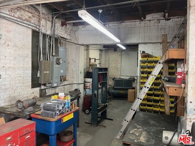 959 N Gower Street, Los Angeles, CA 90038