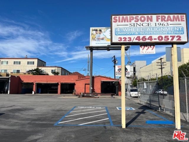 959 N Gower Street, Los Angeles, CA 90038