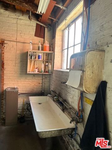 959 N Gower Street, Los Angeles, CA 90038