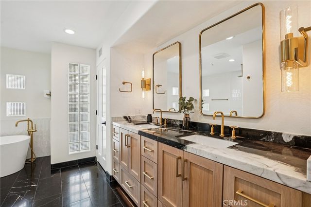 710 Manhattan Beach Boulevard, Manhattan Beach, CA 90266