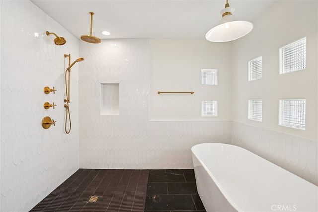 710 Manhattan Beach Boulevard, Manhattan Beach, CA 90266