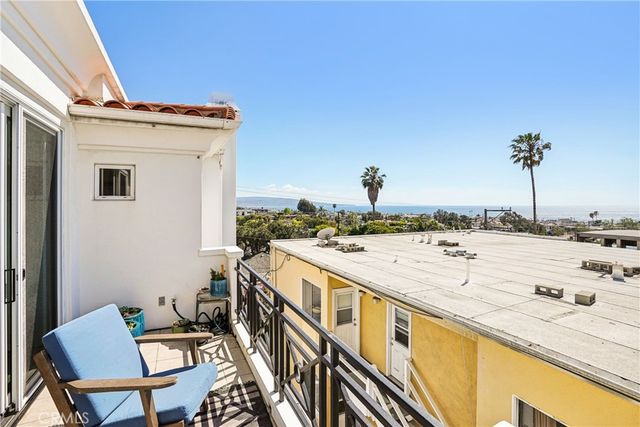 710 Manhattan Beach Boulevard, Manhattan Beach, CA 90266