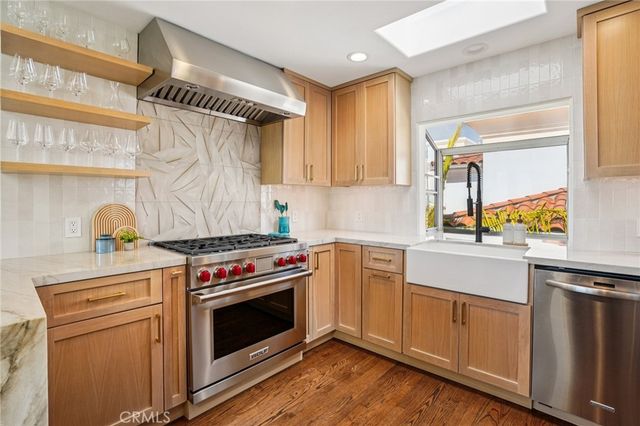 710 Manhattan Beach Boulevard, Manhattan Beach, CA 90266