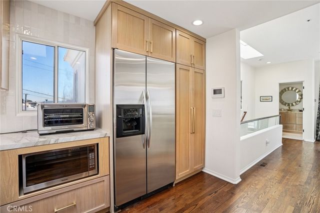 710 Manhattan Beach Boulevard, Manhattan Beach, CA 90266