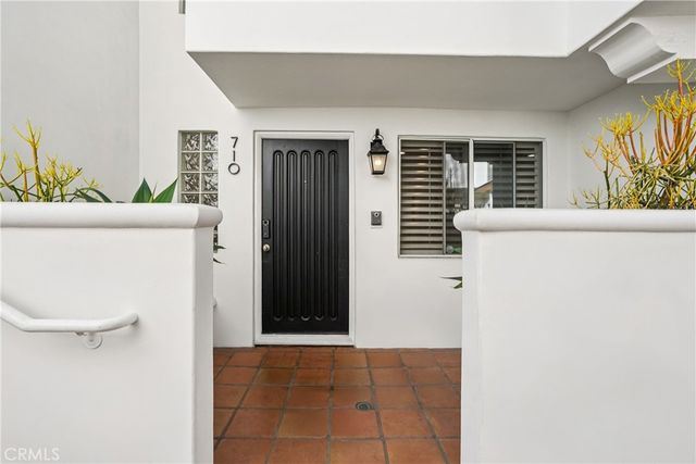 710 Manhattan Beach Boulevard, Manhattan Beach, CA 90266