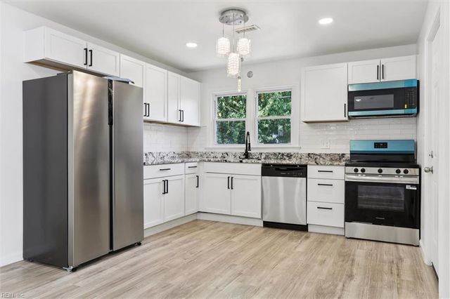 88 Wheatland DR, Hampton, VA 23666