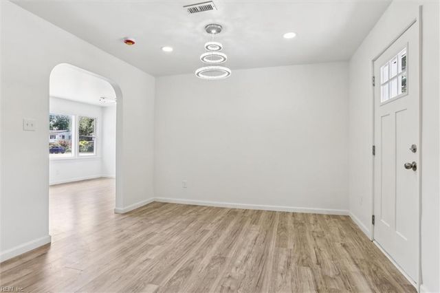 88 Wheatland DR, Hampton, VA 23666