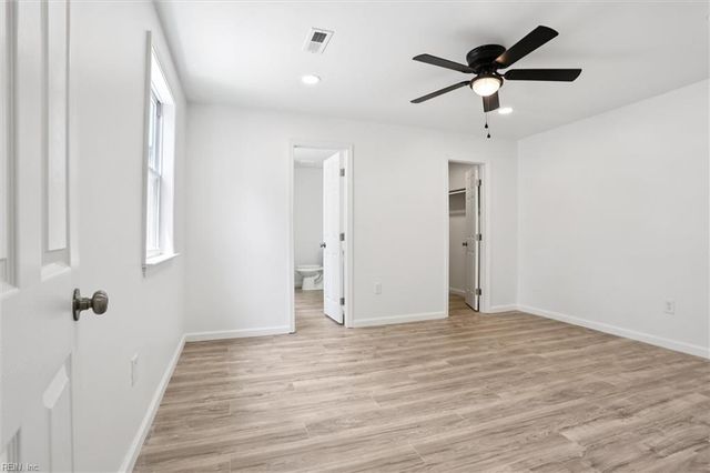 88 Wheatland DR, Hampton, VA 23666