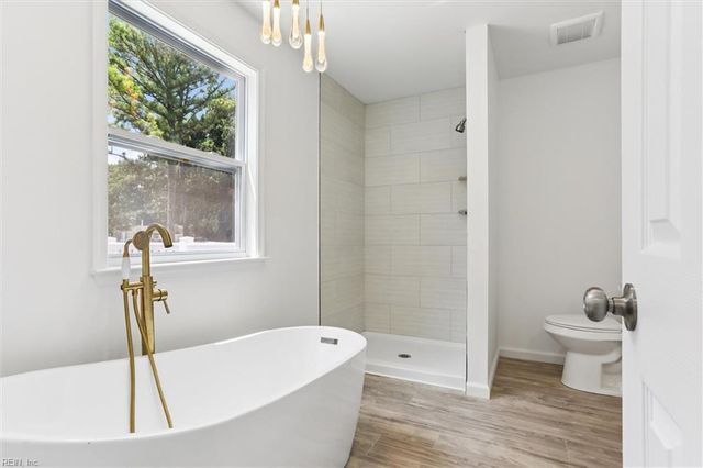 88 Wheatland DR, Hampton, VA 23666