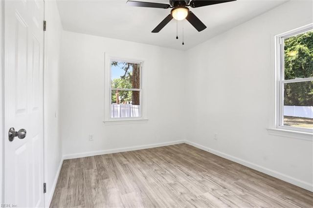 88 Wheatland DR, Hampton, VA 23666