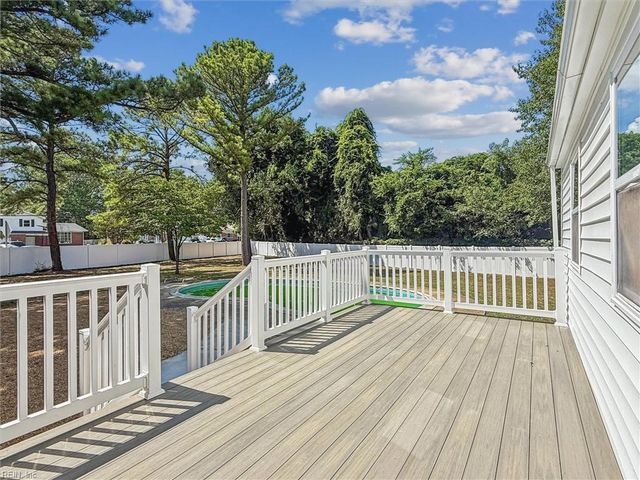 88 Wheatland DR, Hampton, VA 23666