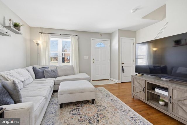 201 W SYLVAN AVE, Morton, PA 19070