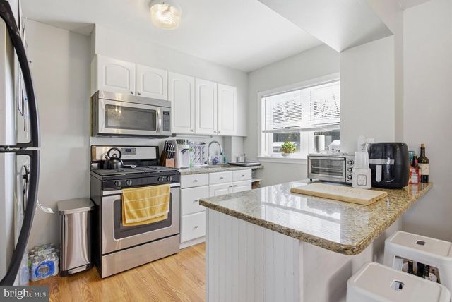 201 W SYLVAN AVE, Morton, PA 19070