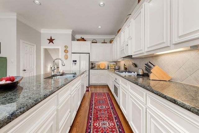 416 Mcgowen Street, Houston, TX 77006