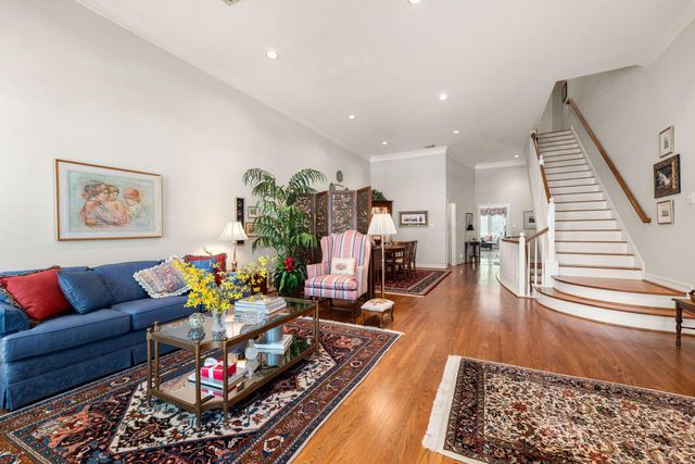 416 Mcgowen Street, Houston, TX 77006