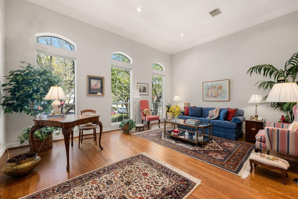 416 Mcgowen Street, Houston, TX 77006