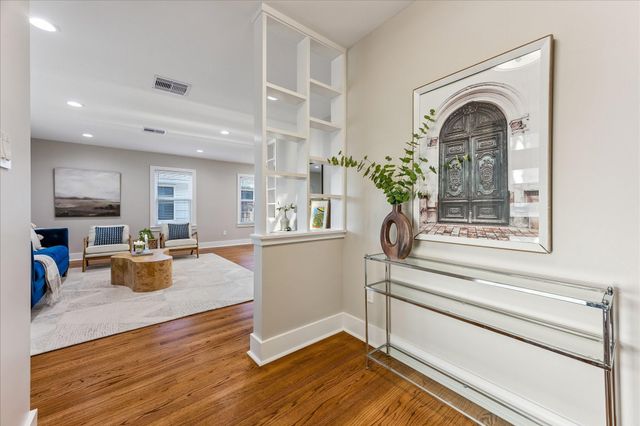 826 T C Jester Boulevard, Houston, TX 77008