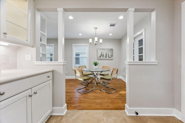 826 T C Jester Boulevard, Houston, TX 77008