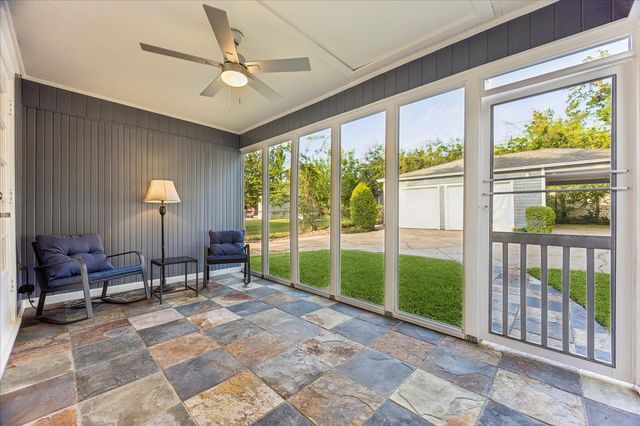 826 T C Jester Boulevard, Houston, TX 77008