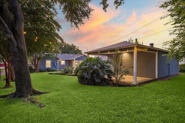 826 T C Jester Boulevard, Houston, TX 77008