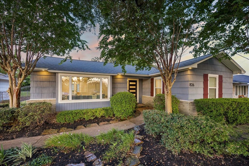 826 T C Jester Boulevard, Houston, TX 77008