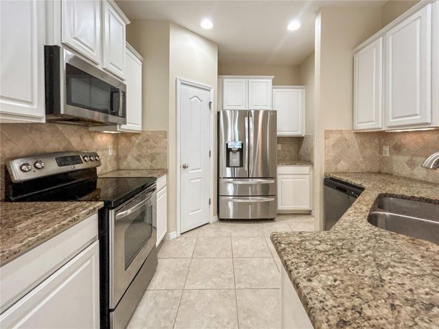 16615 KINGLETSIDE COURT, Lithia, FL 33547